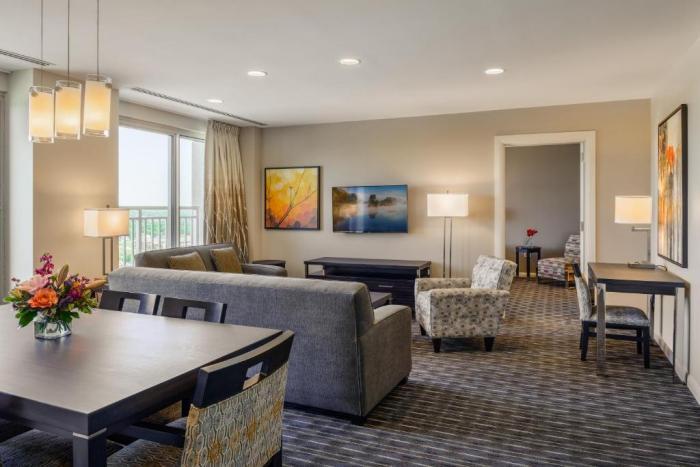 Broadway Plaza, Trademark Collection By Wyndham Rochester Room photo